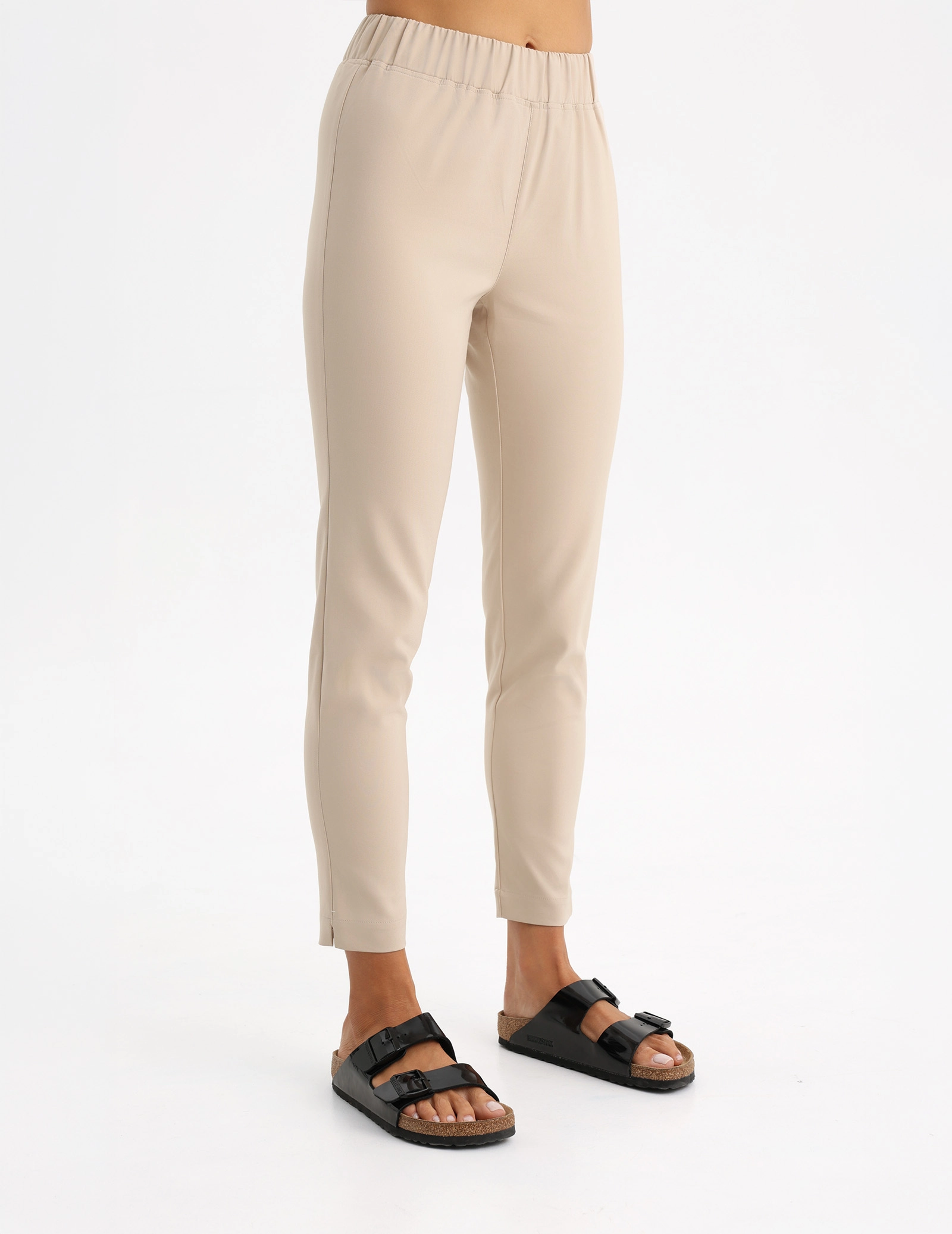 Dámske Lekárske Nohavice Slim Fit- Nude
